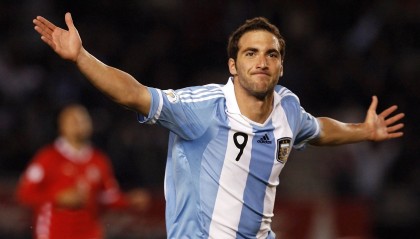 九游博彩-英超球队投放新兴市场，拓宽粉丝基础，英超球队足球